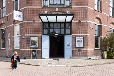 --  Theater-Utrecht Juri-Hiensch 