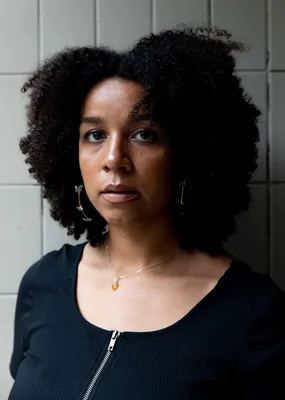 Housewarming - Elbow Giraffe - Simone Atangana Bekono