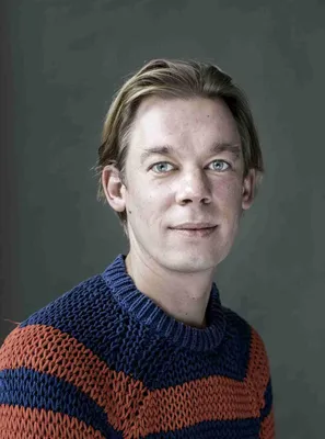 Large deaac-scaled-def-portrait